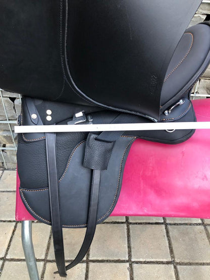 Sommer Genesis Air Schwarz 17,5“ Wanderreitsattel [NEU] - Pferdesattel Shop