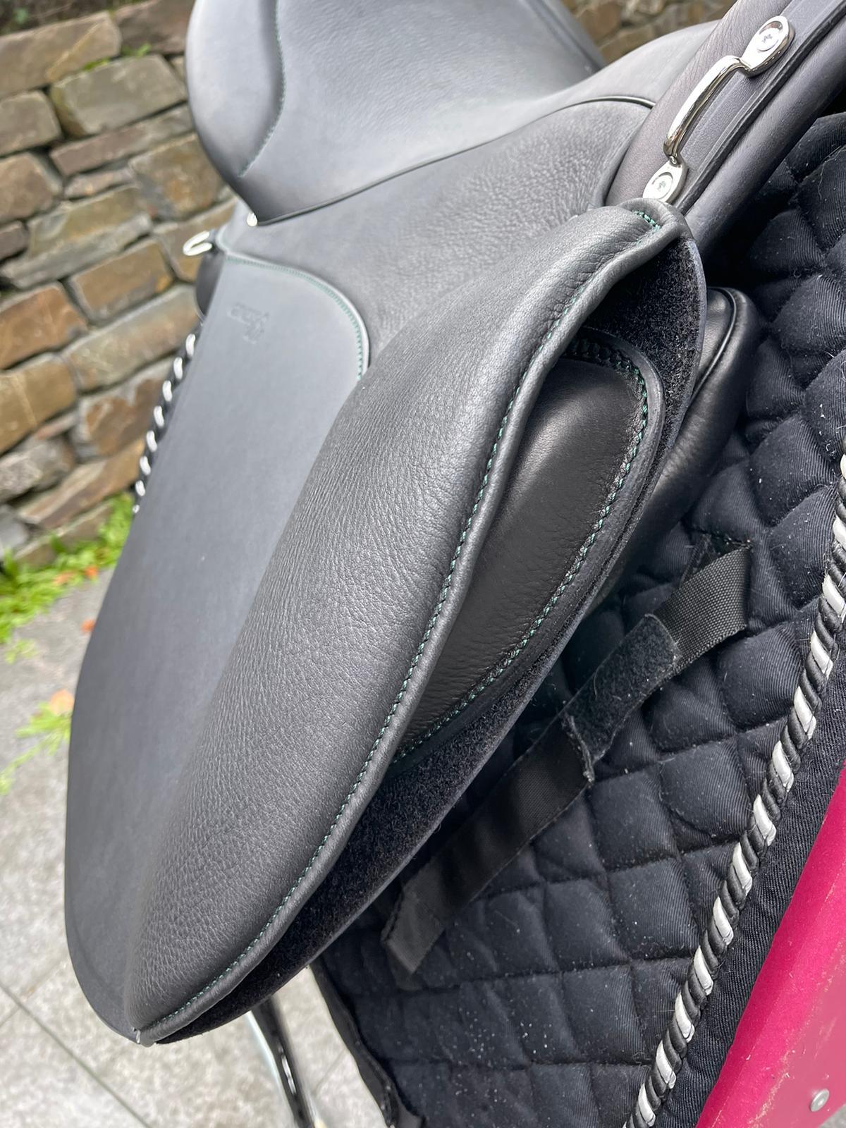 Sommer Genesis Air Schwarz 17,5“ Wanderreitsattel [NEU] - Pferdesattel Shop