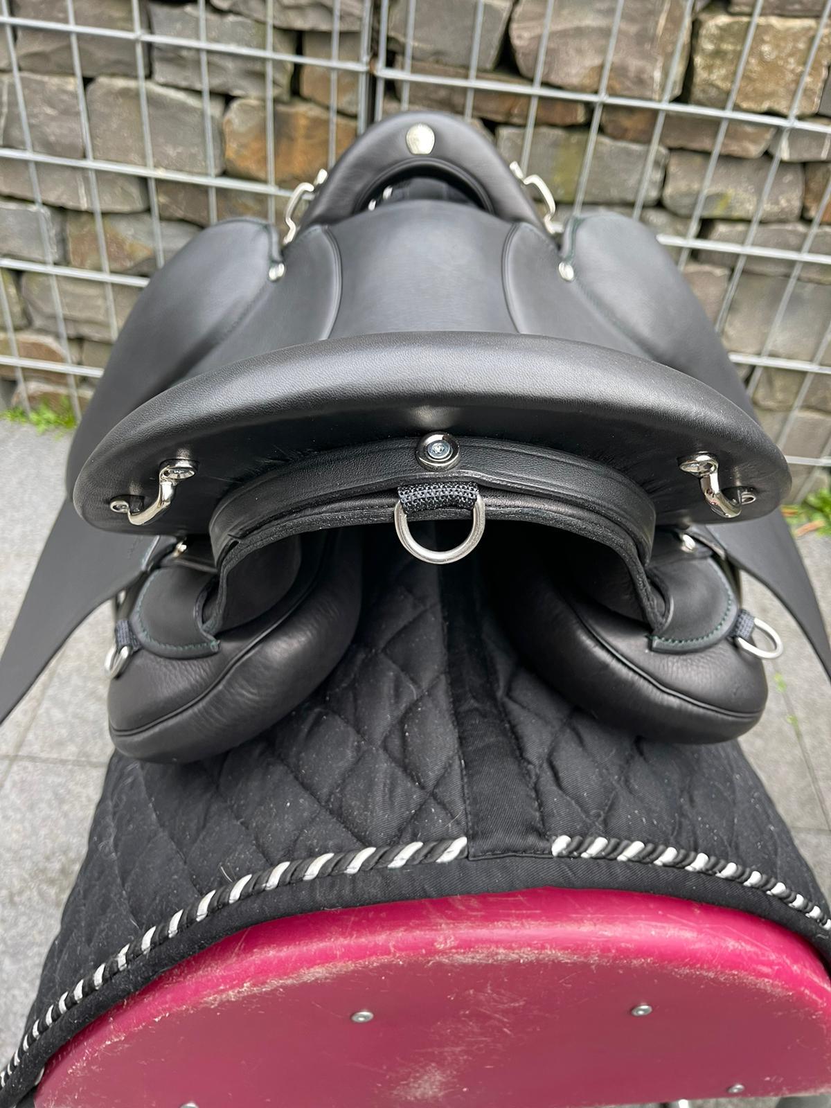 Sommer Genesis Air Schwarz 17,5“ Wanderreitsattel [NEU] - Pferdesattel Shop