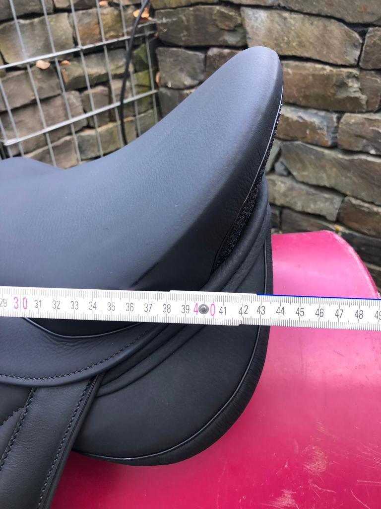 Sommer Tosca 17,5" Schwarz Galaxy Glitzer Dressursattel [NEU] - Pferdesattel Shop