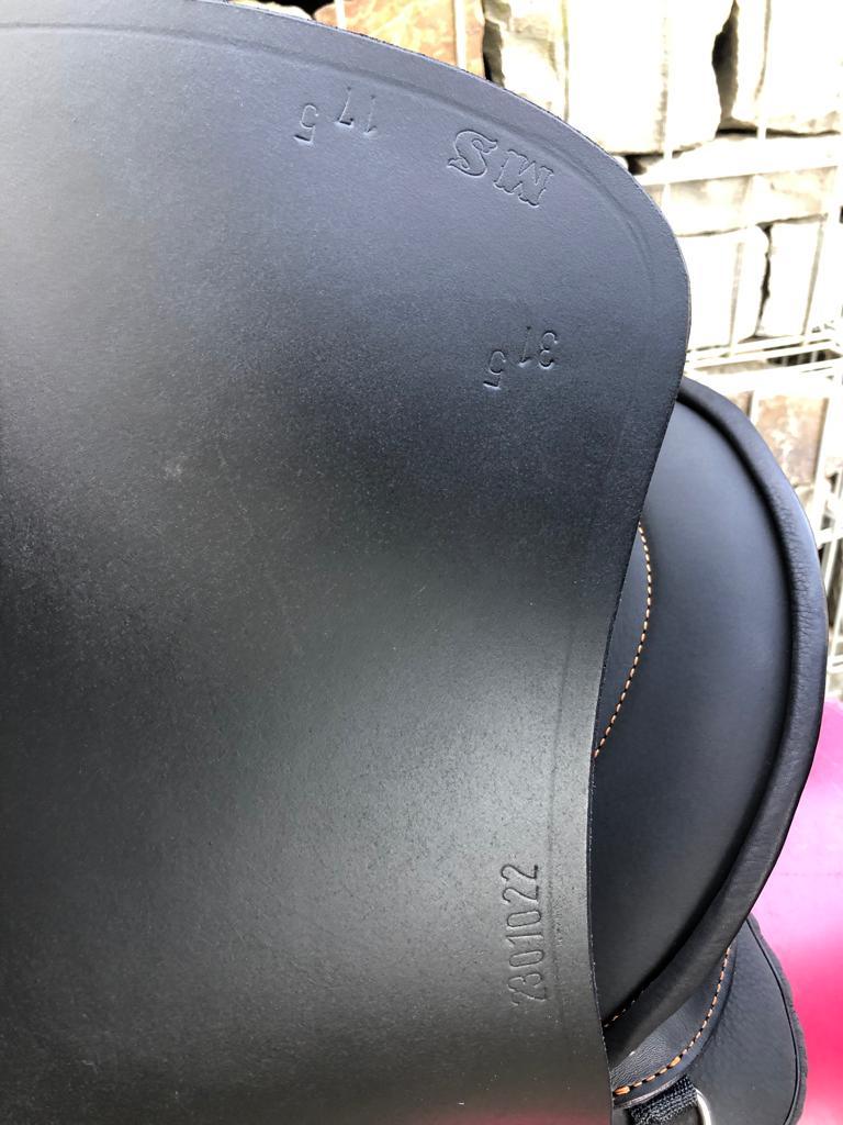 Sommer Genesis Air Schwarz 17,5“ Wanderreitsattel [NEU] - Pferdesattel Shop