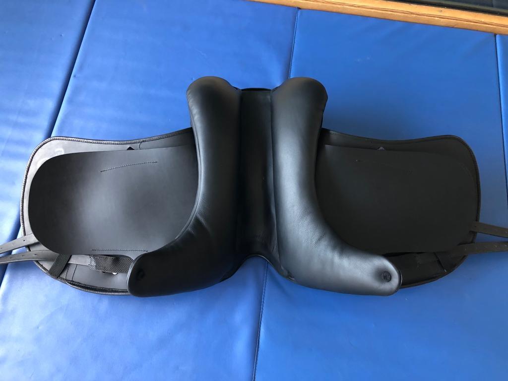 Sommer Remos Eterna 18" Schwarz Dressursattel [NEU] - Pferdesattel Shop