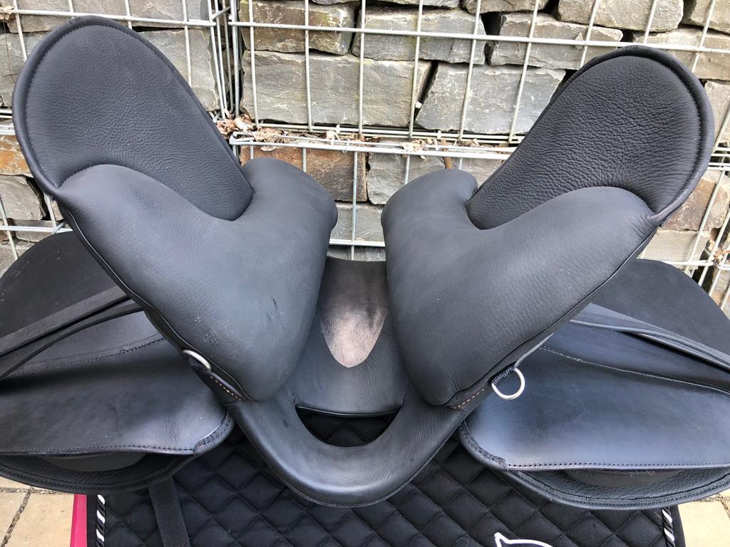 Sommer Genesis Air Schwarz 17,5“ Wanderreitsattel [NEU] - Pferdesattel Shop