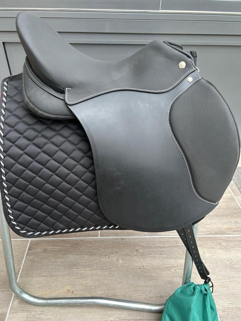Sommer Esprit Performance 17,5" Schwarz Dressursattel [NEU]
