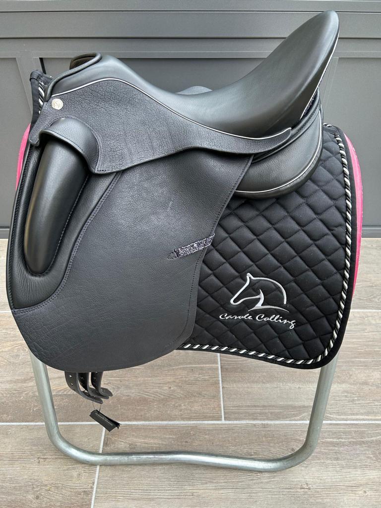 Sommer Novalis Galaxy 608      17,5" schwarz Dressursattel [NEU]