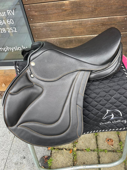 Sommer Aventus Competiton 17,5" SS schwarz Springsattel [NEU] - Pferdesattel Shop