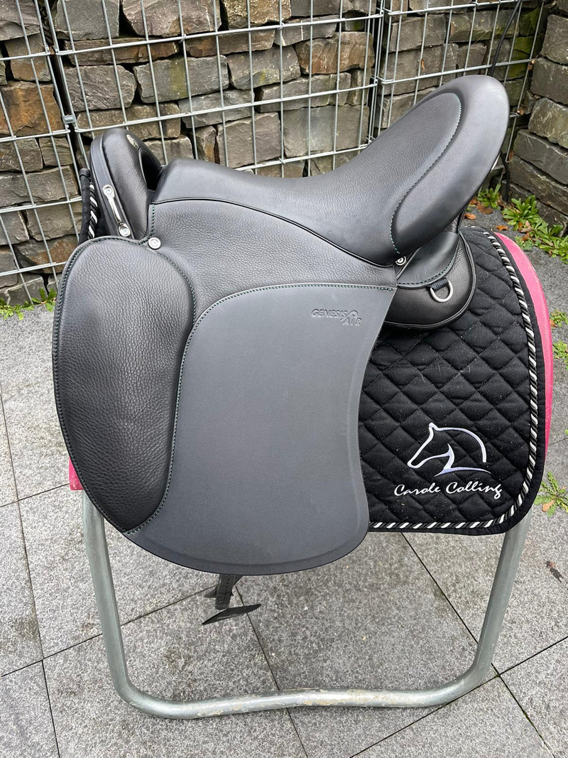 Sommer Genesis Air schwarz 17,5“ Wanderreitsattel [NEU]