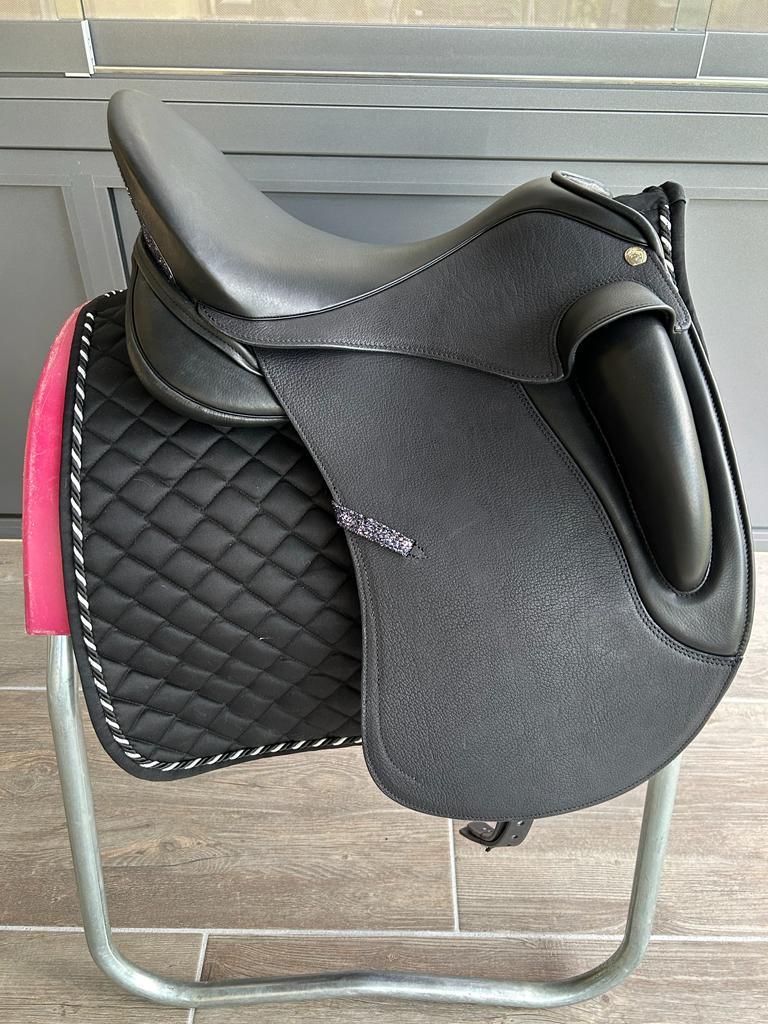 Sommer Novalis "Galaxy 608"  schwarz  17,5" Dressursattel [NEU]