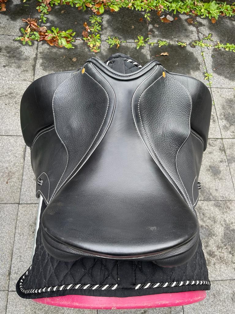 Schleese Pirat 17,5" Schwarz Dressursattel - Pferdesattel Shop