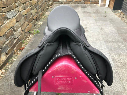 Sommer Sattel, Passion DS,Carole Colling,Online Shop,Sattelanpassung vor Ort,anpassbarer Sattel,kalt verstellbarer Sattel,Sattelcheck,Sattelkontrolle,Sattelverkauf, selle d'équitation,vente selle équitation, contrôle selle équitation,ajuster arcade, silla de montar,sela de equitaçao,Online Kauf,schwarz ,Dressur Sattel,dressage,saddle,adjustable saddle, saddle fitter, Sattel kaufen