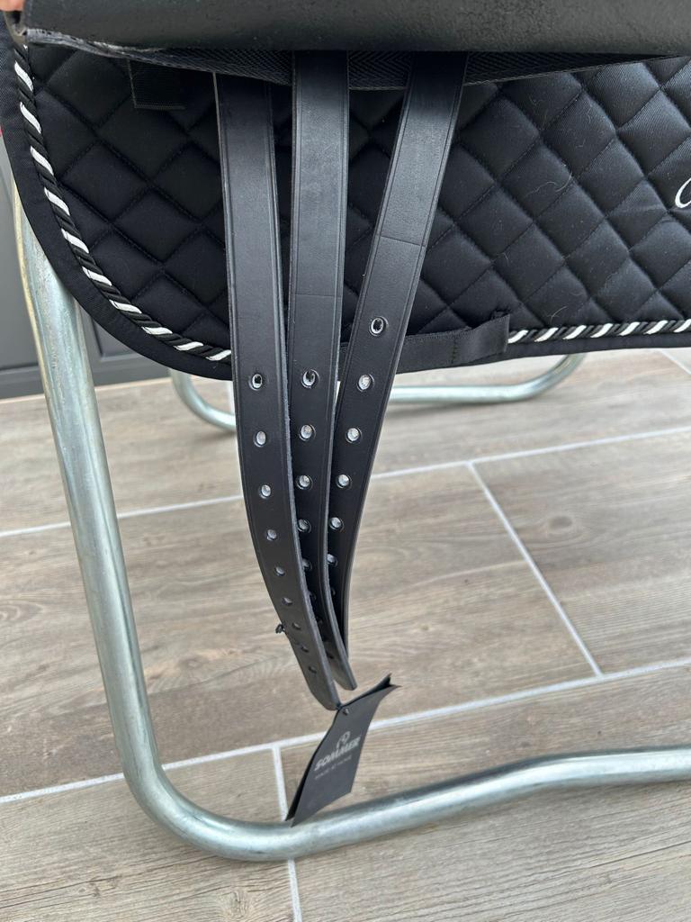 Sommer Novalis Galaxy 608 17,5" Schwarz Dressursattel [NEU] - Pferdesattel Shop