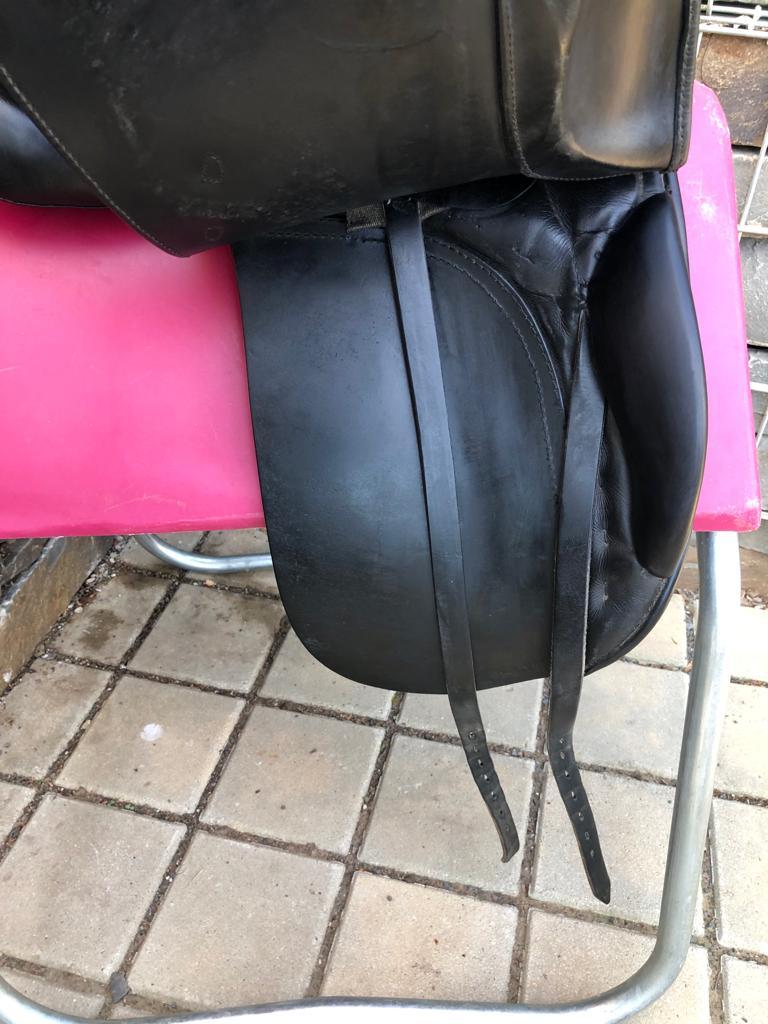 Passier Münchhausen 17" Schwarz Dressursattel - Pferdesattel Shop