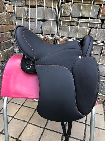 Sommer Genesis Air Schwarz 17,5“ Wanderreitsattel [NEU] - Pferdesattel Shop