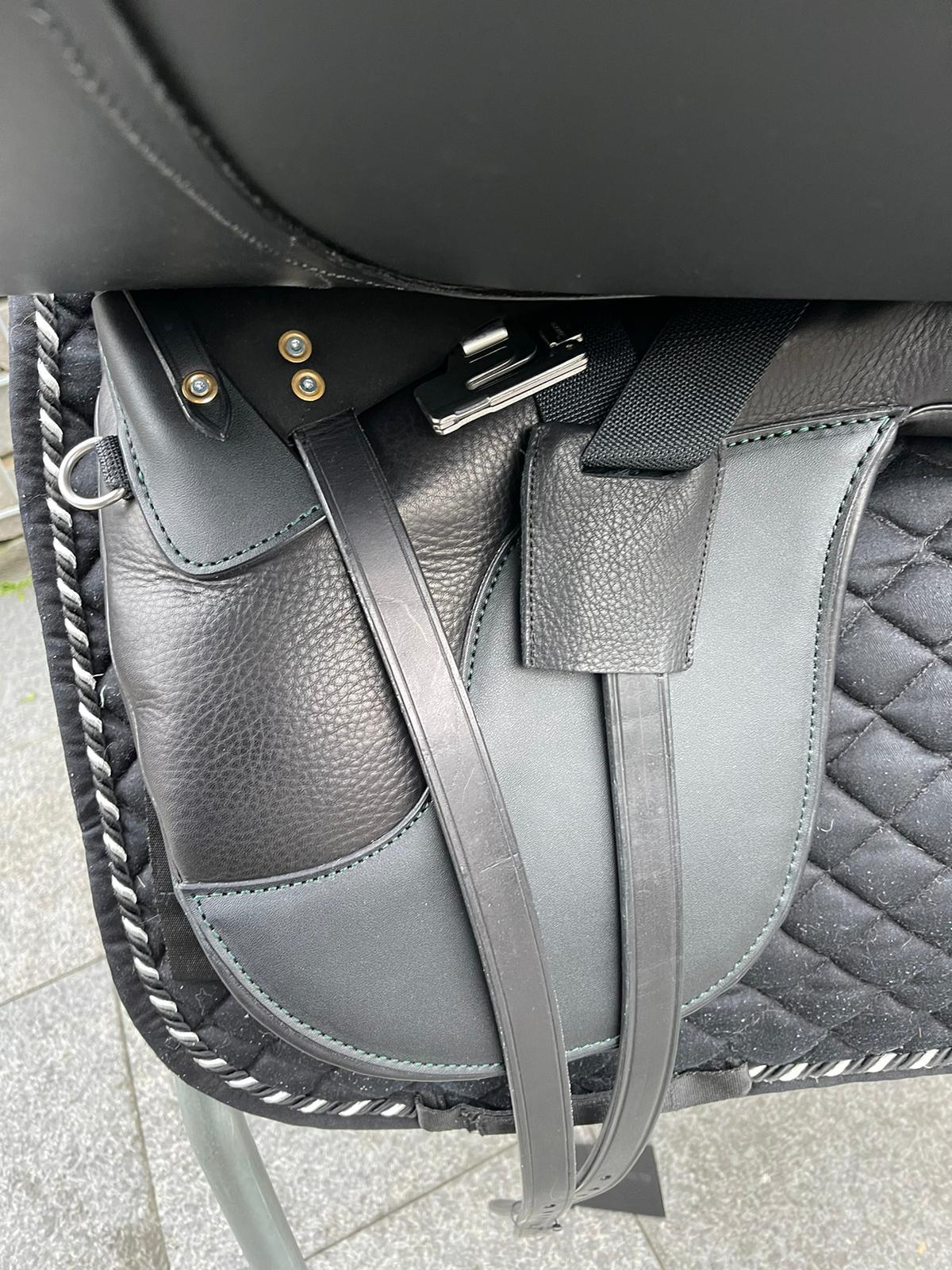 Sommer Genesis Air Schwarz 17,5“ Wanderreitsattel [NEU] - Pferdesattel Shop