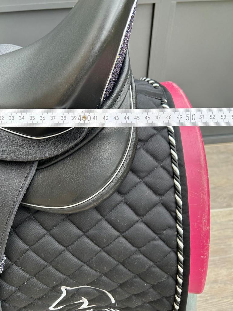 Sommer Novalis Galaxy 608 17,5" Schwarz Dressursattel [NEU] - Pferdesattel Shop