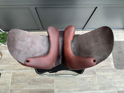 Cordis Latido 18" Chocolate Dressursattel [NEU] - Pferdesattel Shop