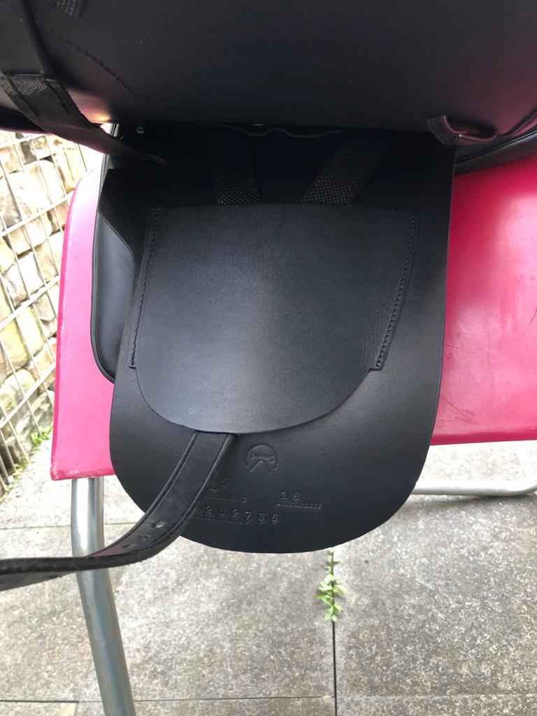 Sommer Remos Eterna 18" Schwarz Dressursattel [NEU] - Pferdesattel Shop