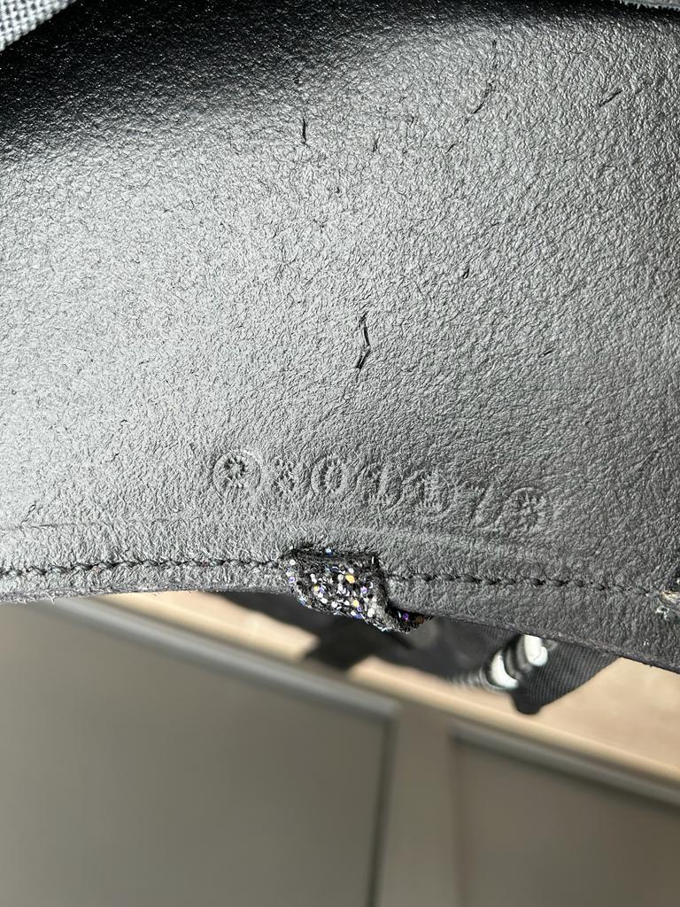 Sommer Novalis Glitzer schwarz 17,5" Dressursattel [NEU] - Pferdesattel Shop