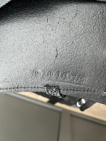 Sommer Novalis Glitzer schwarz 17,5" Dressursattel [NEU] - Pferdesattel Shop