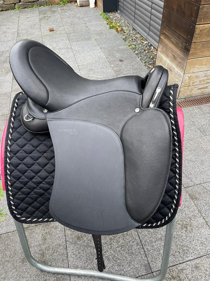 Sommer Genesis Air Schwarz 17,5“ Wanderreitsattel [NEU] - Pferdesattel Shop
