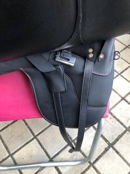 Sommer Genesis Air Schwarz 17,5“ Wanderreitsattel [NEU] - Pferdesattel Shop