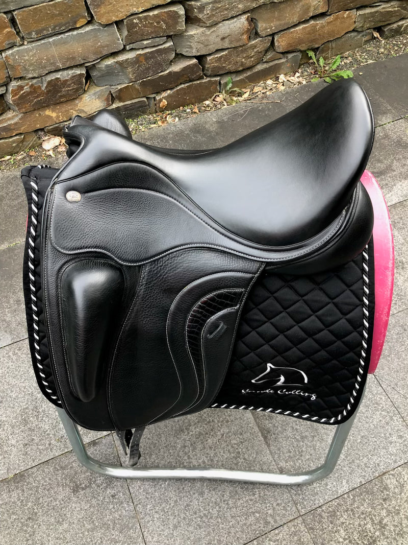 Fairfax Elias Monoflap 18" Schwarz Dressursattel
