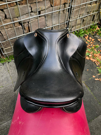 Karl Niedersüss Medley 18" Schwarzer Dressursattel - Pferdesattel Shop