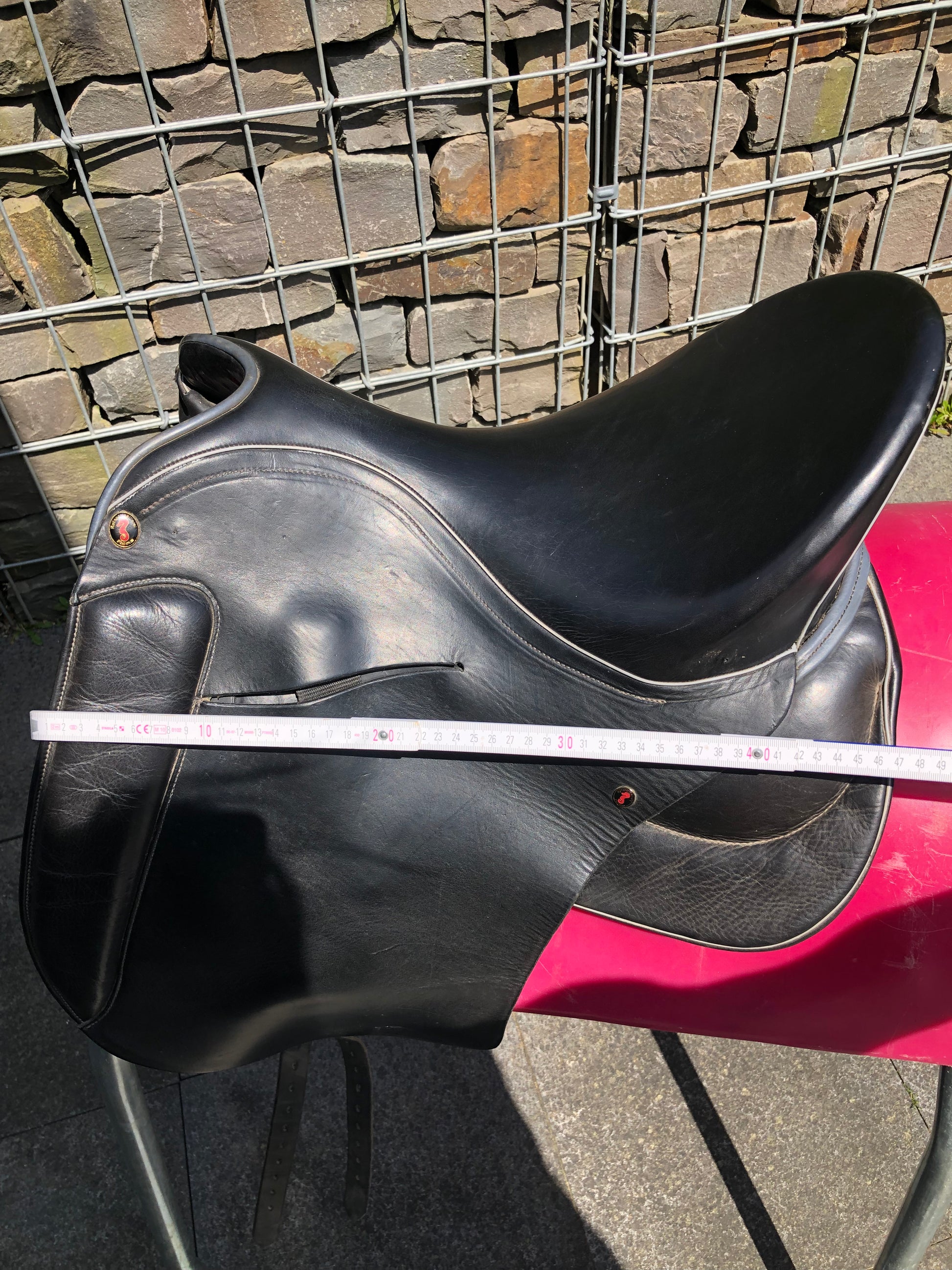 Philimar 17,5“ Schwarzer Dressursattel - Pferdesattel Shop