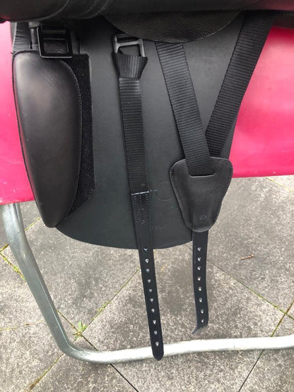 Jorge Canaves One 17" Schwarz Dressursattel [NEU] - Pferdesattel Shop