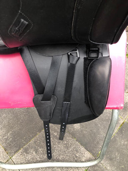 Jorge Canaves One 17" Schwarz Dressursattel [NEU] - Pferdesattel Shop