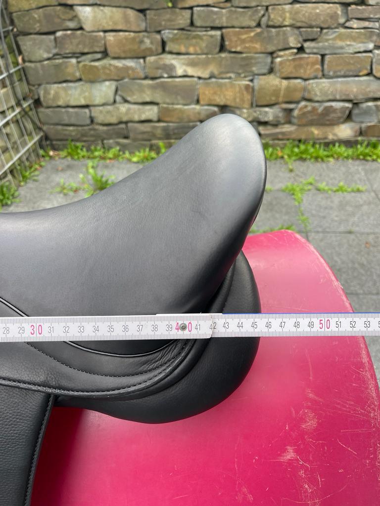 Jorge Canaves One 17,5" schwarz Springsattel [NEU] - Pferdesattel Shop