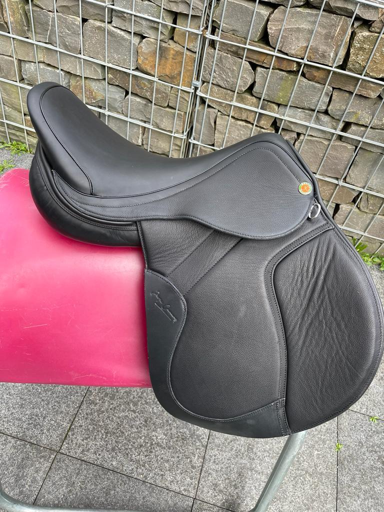 Jorge Canaves Celebration 17,5" Schwarz Springsattel [NEU] - Pferdesattel Shop