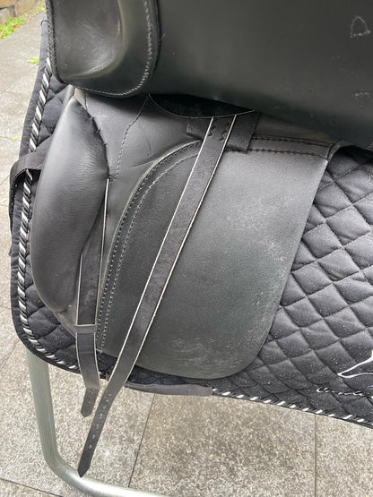 Passier Corona ll, Dressursattel, schwarz, 17" - Pferdesattel Shop