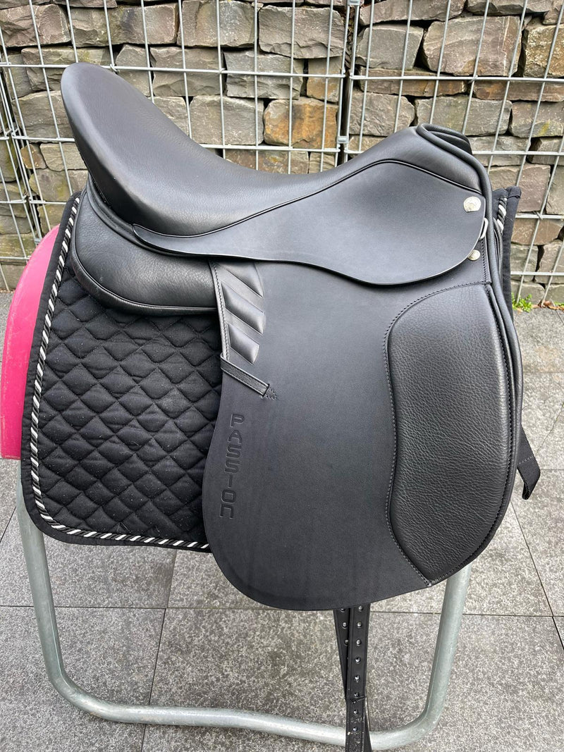 Sommer Passion 18“ Schwarz Dressursattel Galaxy [NEU]