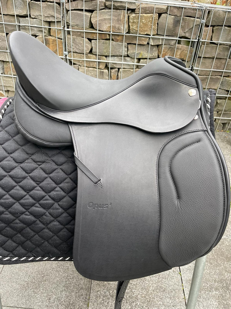 Sommer Opus 17,5“ Kroko Schwarz Dressursattel [NEU]