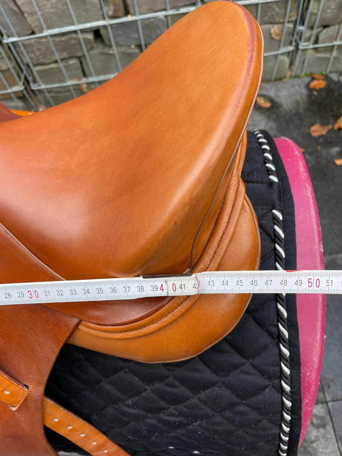 Philimar Dressur Basismodell 17,5" Cognac Dressursattel - Pferdesattel Shop