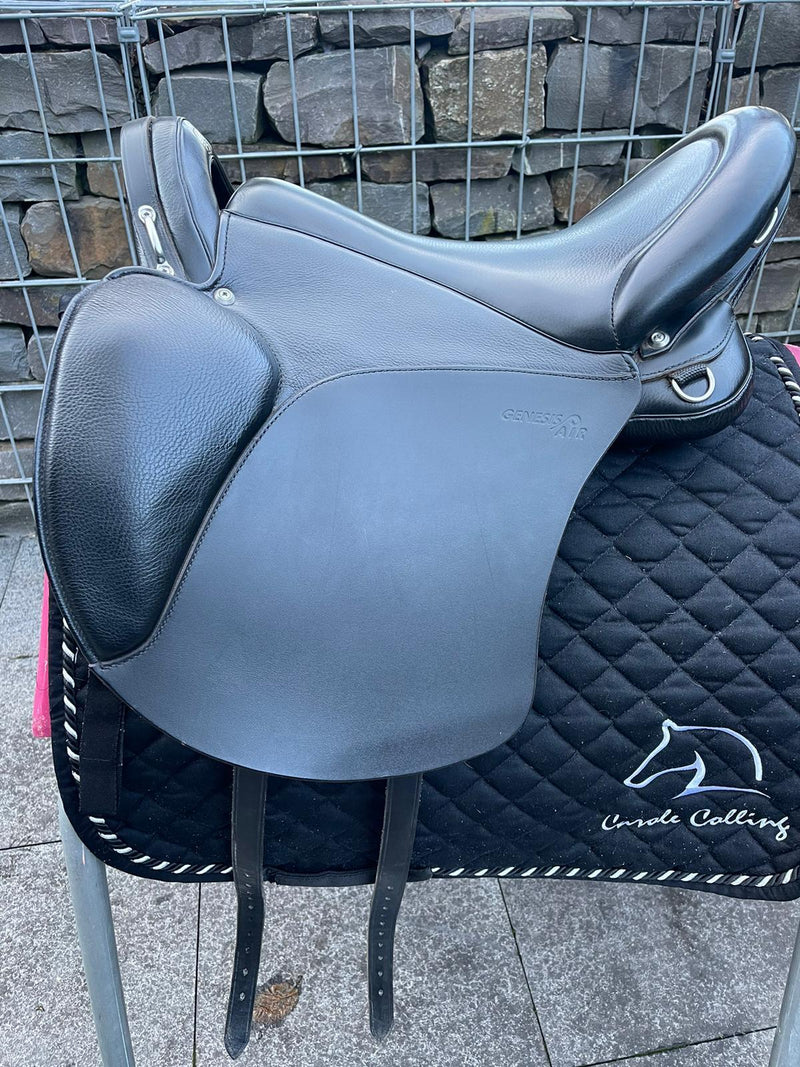 Sommer Genesis Air 17,5" Schwarz Motion Wanderreitsattel