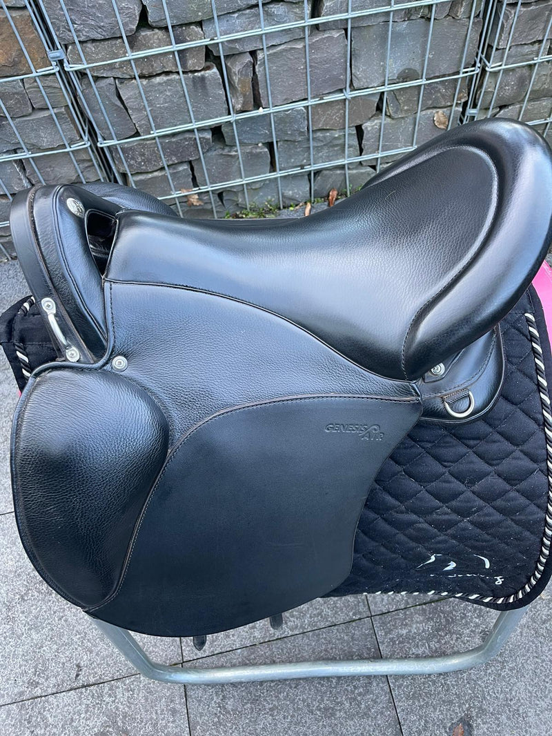 Sommer Genesis Air 17,5" Schwarz Motion Wanderreitsattel