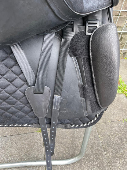 JC One Dressursattel 17,5, Keilkissen [NEU] - Pferdesattel Shop