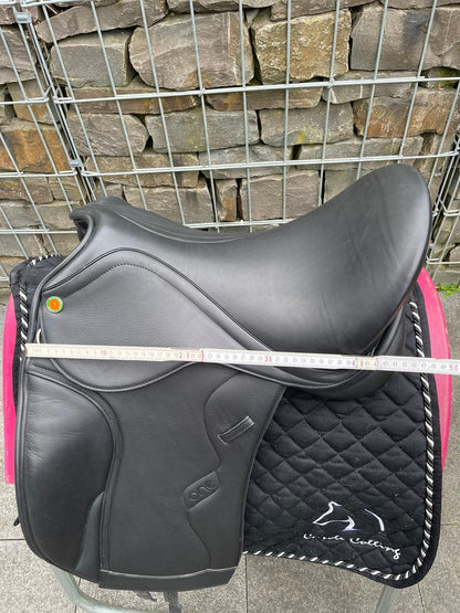 JC One Dressursattel 17,5, Keilkissen [NEU] - Pferdesattel Shop