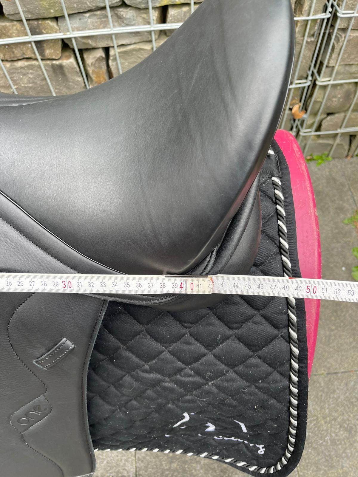JC One Dressursattel 17,5, Keilkissen [NEU] - Pferdesattel Shop