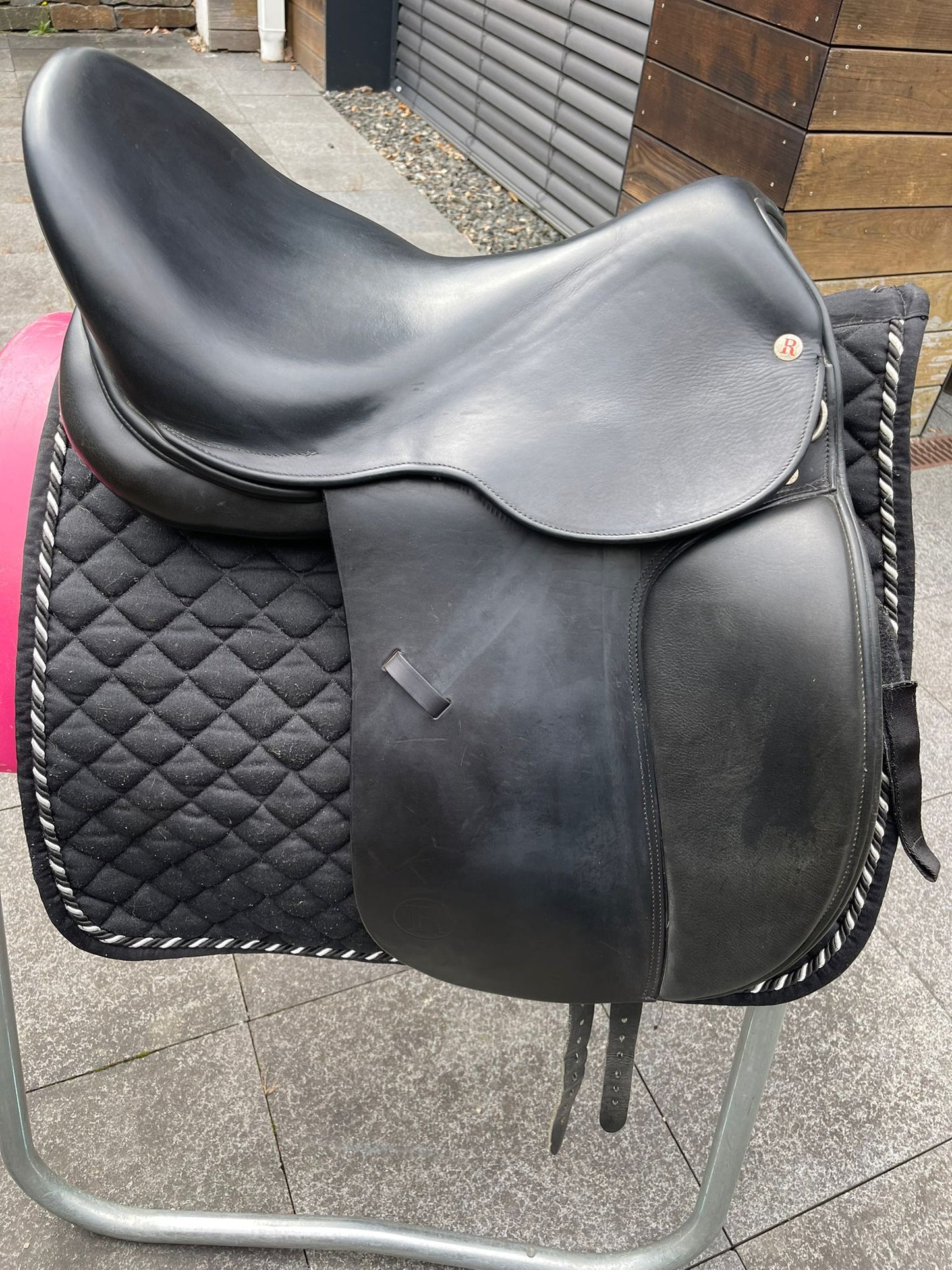 Rossberg 17,5"  schwarz Dressursattel, Pferdesattel Shop