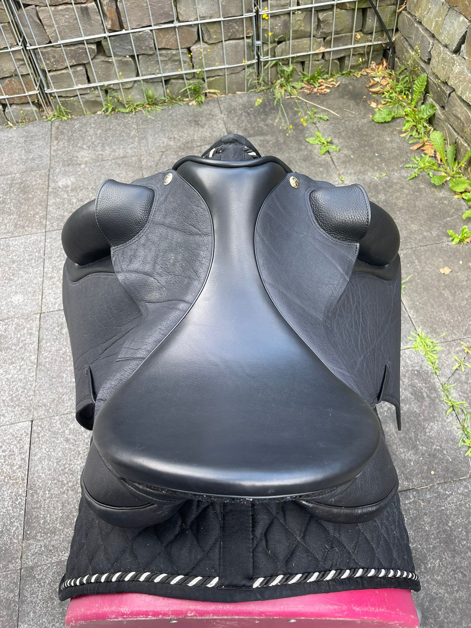 Sommer Novalis "Galaxy 999" schwarz 18" Dressursattel [NEU], Pferdesattel Shop