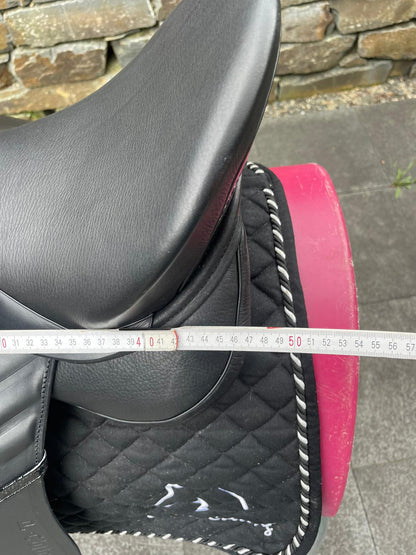 Sommer Passion 17,5" Kroko Lack schwarz Dressursattel [NEU], Pferdesattel Shop