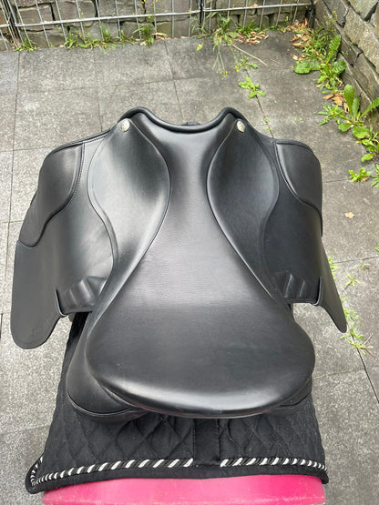 Sommer Passion 17,5" Galaxy 999 schwarz Dressursattel [NEU], Pferdesattel Shop