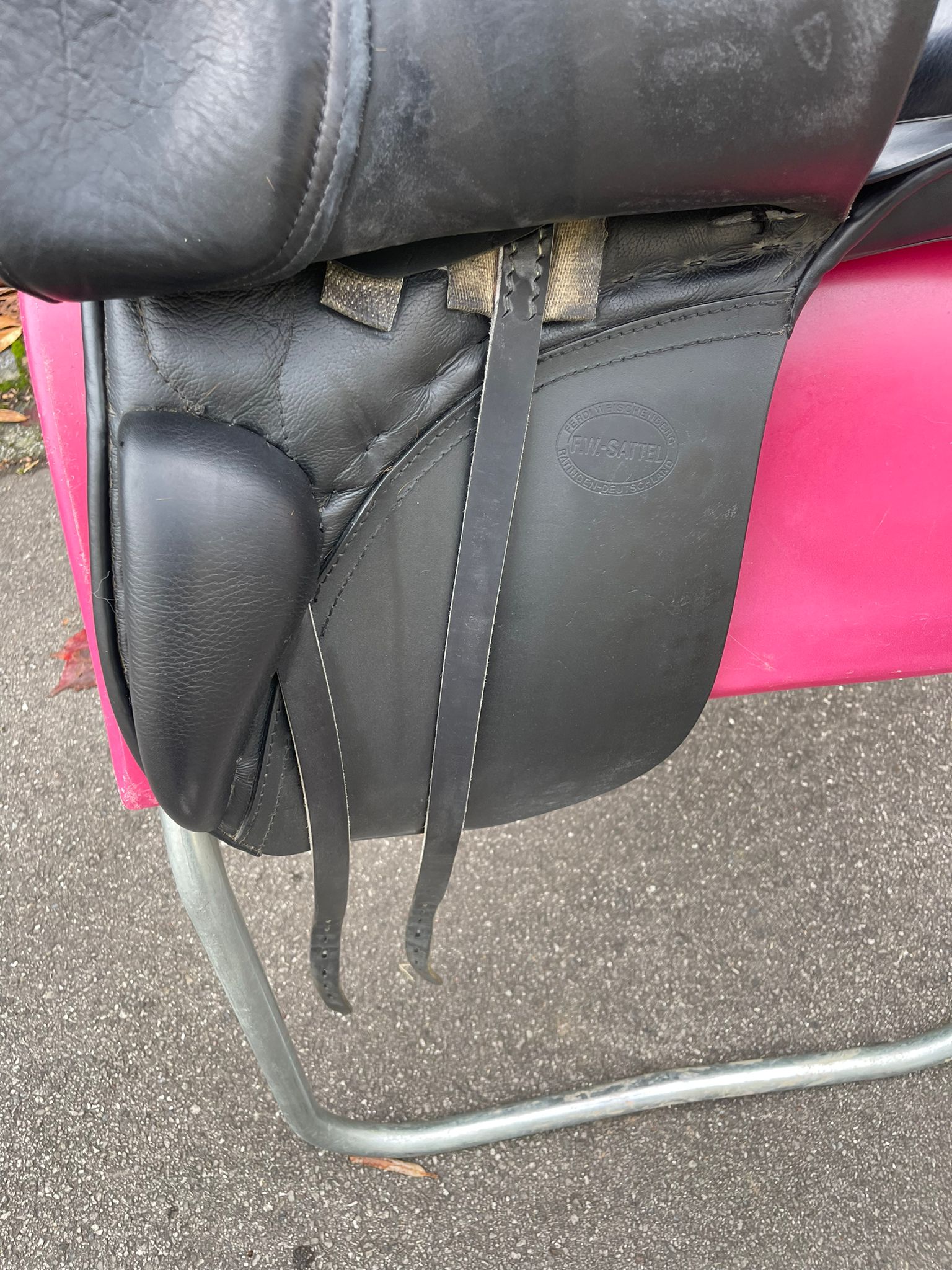 Ferdi Weischenberg 18,5" schwarz Dressursattel, Pferdesattel Shop
