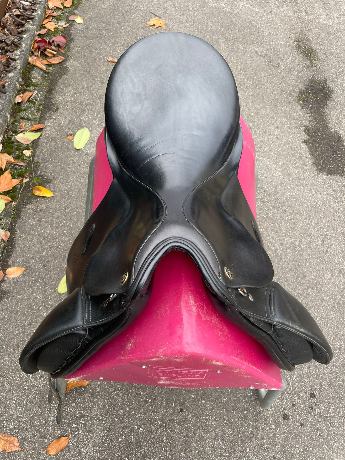 Ferdi Weischenberg 18,5" schwarz Dressursattel, Pferdesattel Shop