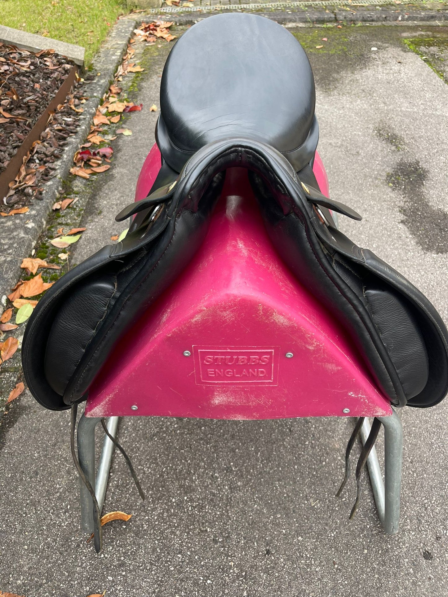 Ferdi Weischenberg 18,5" schwarz Dressursattel, Pferdesattel Shop