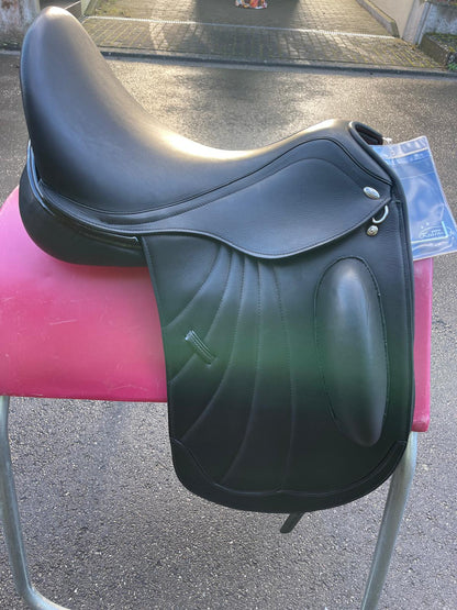 Kentaur Rhodé 17,5" schwarz Lack Dressursattel  [NEU], Pferdesattel Shop