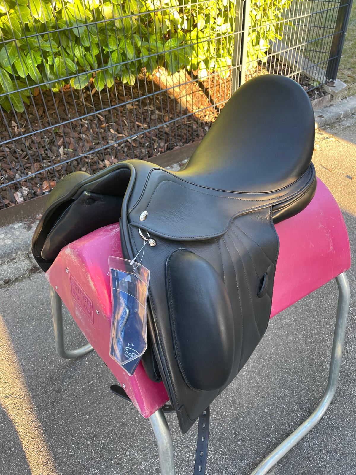 Kentaur Rhodé 17,5" schwarz Venus Sitz Dressursattel  [NEU], Pferdesattel Shop